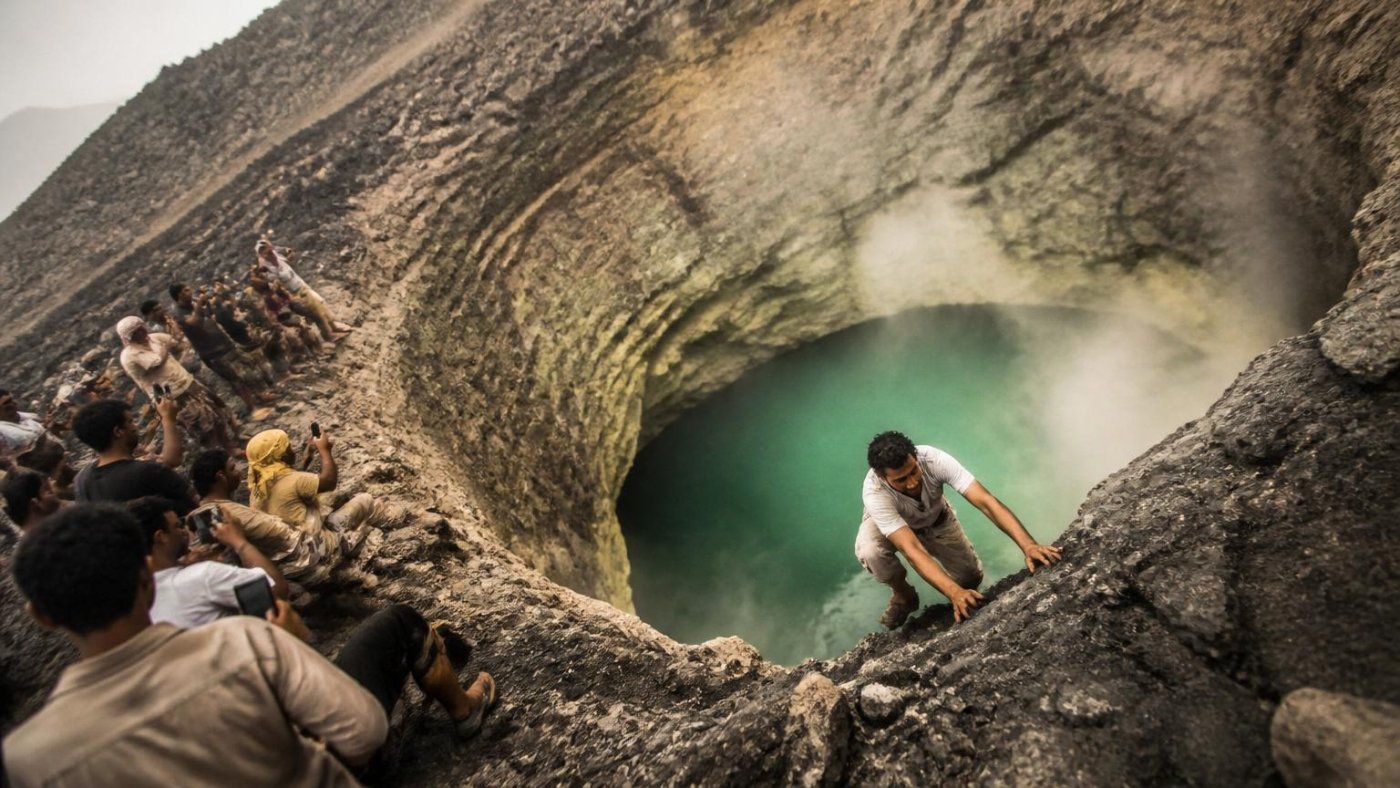 Murió el “Spider-Man de Yemen” al caer en un cráter de 100 metros durante una exhibición ante turistas