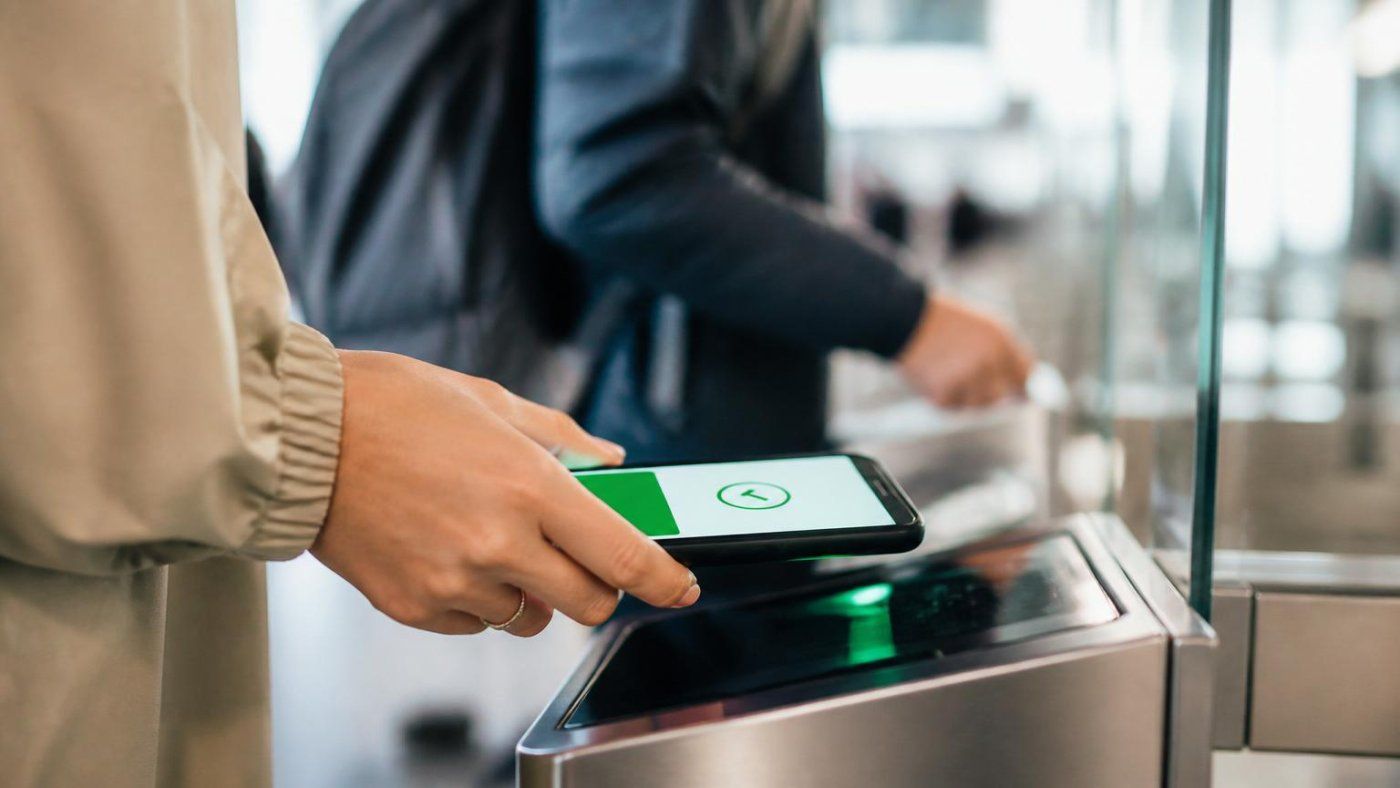 Google Wallet ya sigue paquetes y agiliza el aeropuerto para que uses menos apps y menos correos