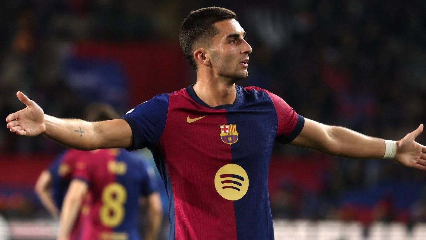 El Barça borra a veces un tatuaje de Ferrán Torres en fotos oficiales: un crucifijo en su antebrazo derecho