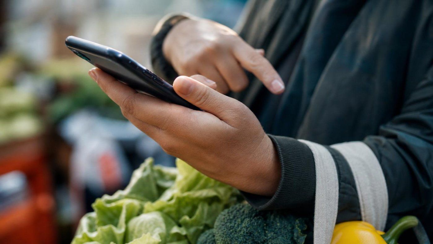Google ya deja que AI Mode compre en Instacart y cree listas en YouTube sin salir del chat