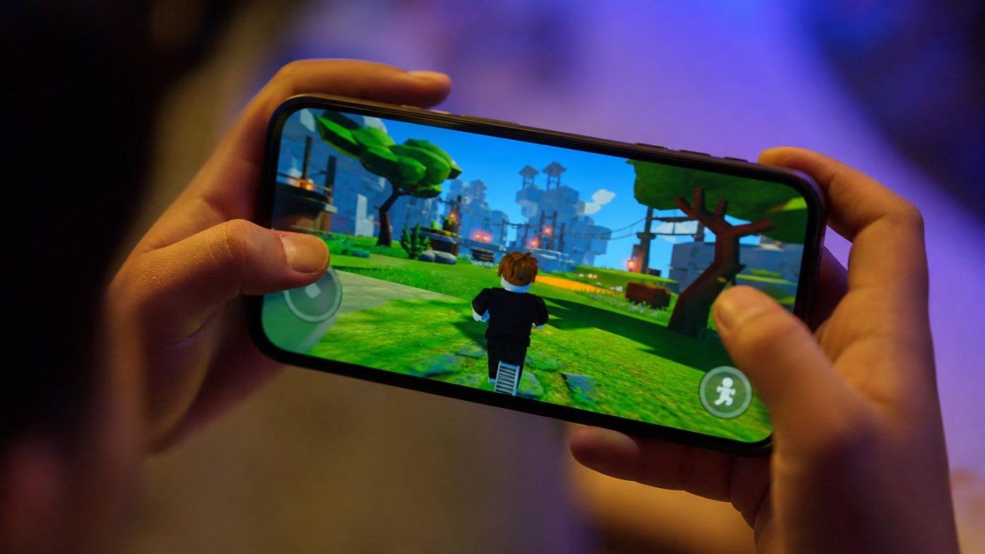 Roblox probará desde el 28 de julio una IA que crea juegos en móvil con solo escribir una instrucción