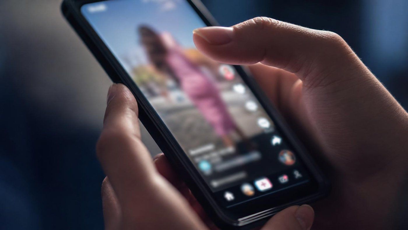 Europa acusa a TikTok de mostrar por defecto a menores y se expone a multas del 6%
