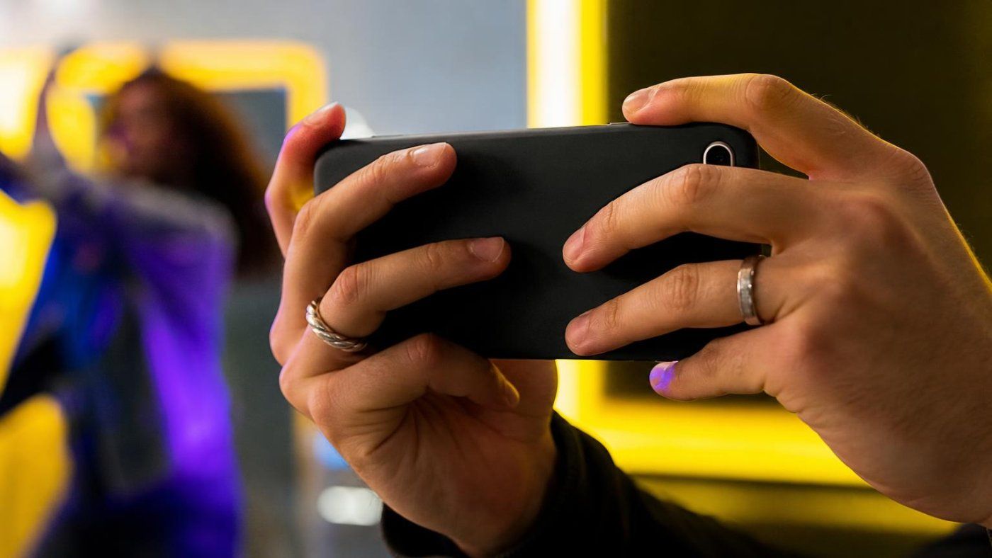 Snapchat saca de Spotlight los vídeos hechos íntegramente con IA y reserva esa vitrina a creadores reales