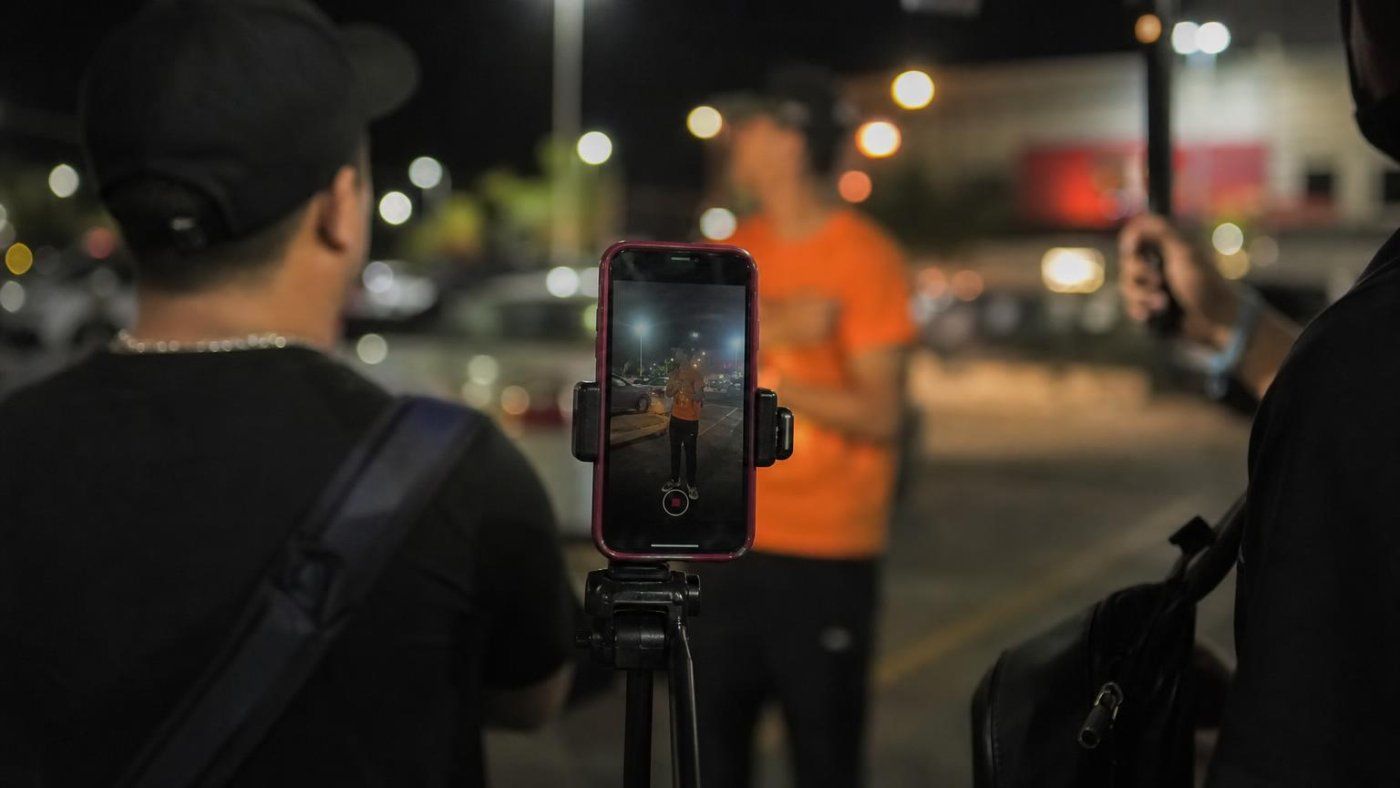 Un influencer con 580.000 seguidores murió en directo y el vídeo permitió identificarlo después