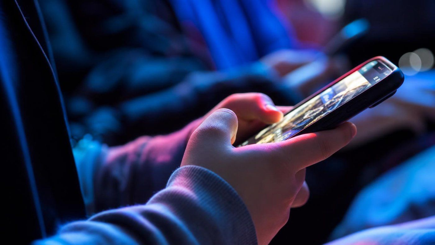 La Sección 230 no frena miles de demandas contra Meta, TikTok, Snapchat y Google por diseño adictivo