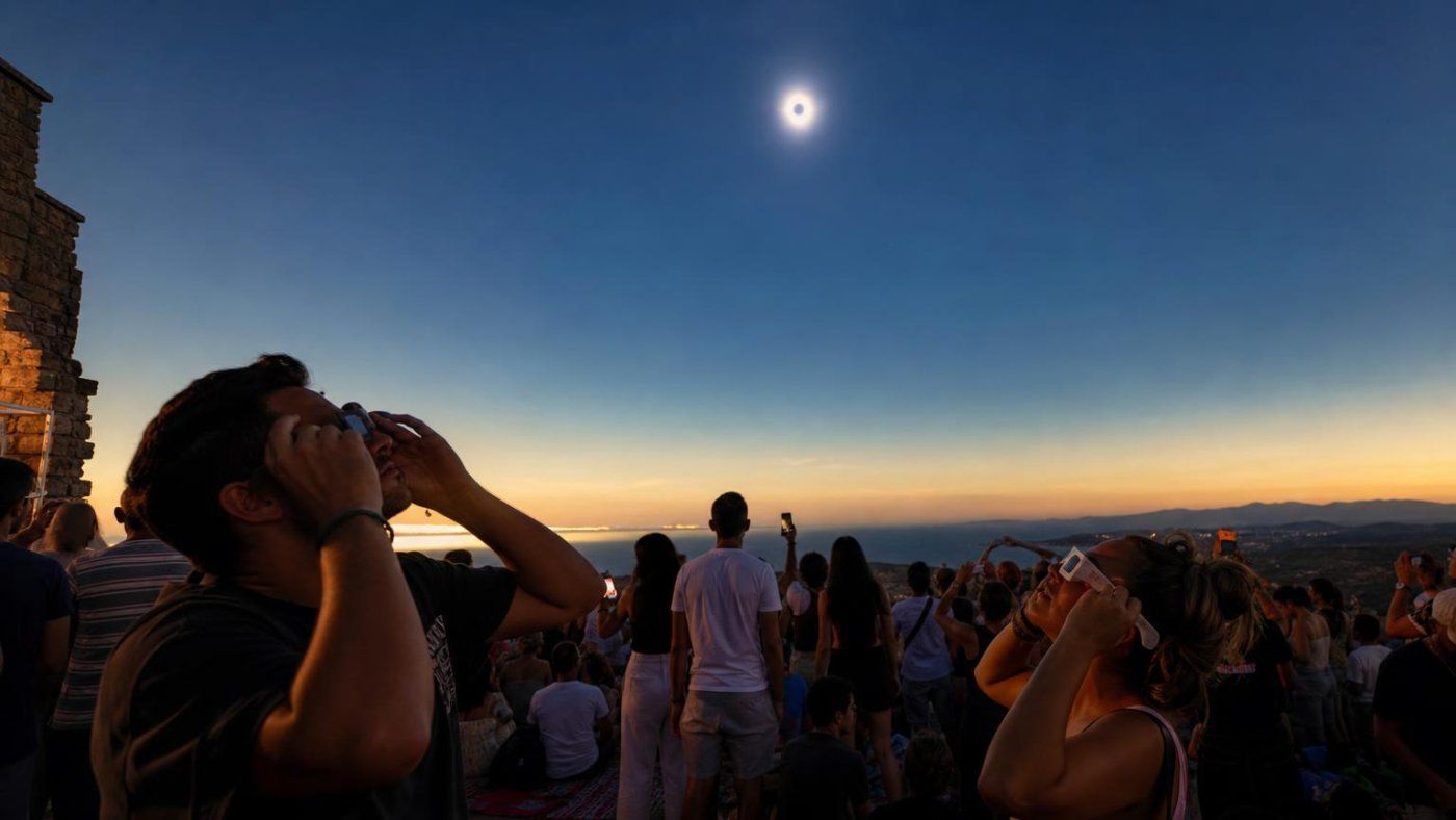El eclipse desató otra pelea en redes, pero el dato útil era uno: gafas con norma ISO 12312-2:2015