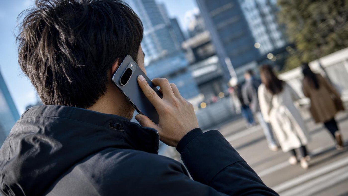 Google prepara en los Pixel un detector de estafas para llamadas salientes que analiza el audio en el móvil