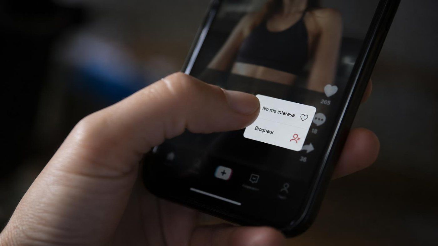 TikTok cambia de castigo: usuarios bloquean perfiles para frenar al algoritmo antes del pico publicitario