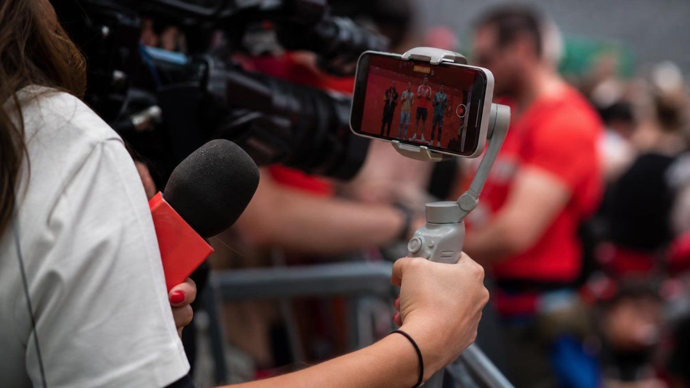 La Vuelta frena a Erola Jons: seguirá hasta Granada, pero ya no tendrá acceso libre a equipos