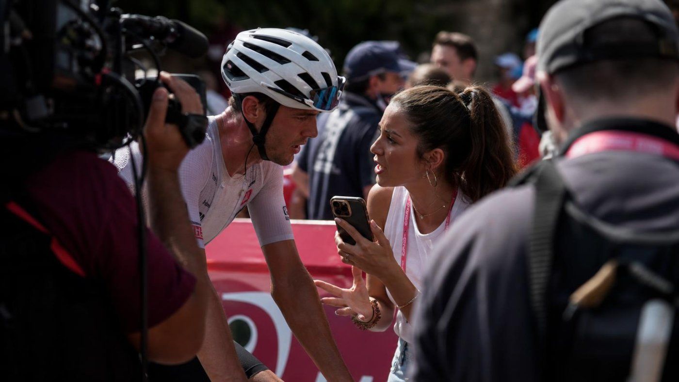 RTVE gana 1,9 millones en el Mundial y acaba cambiando el protocolo en La Vuelta