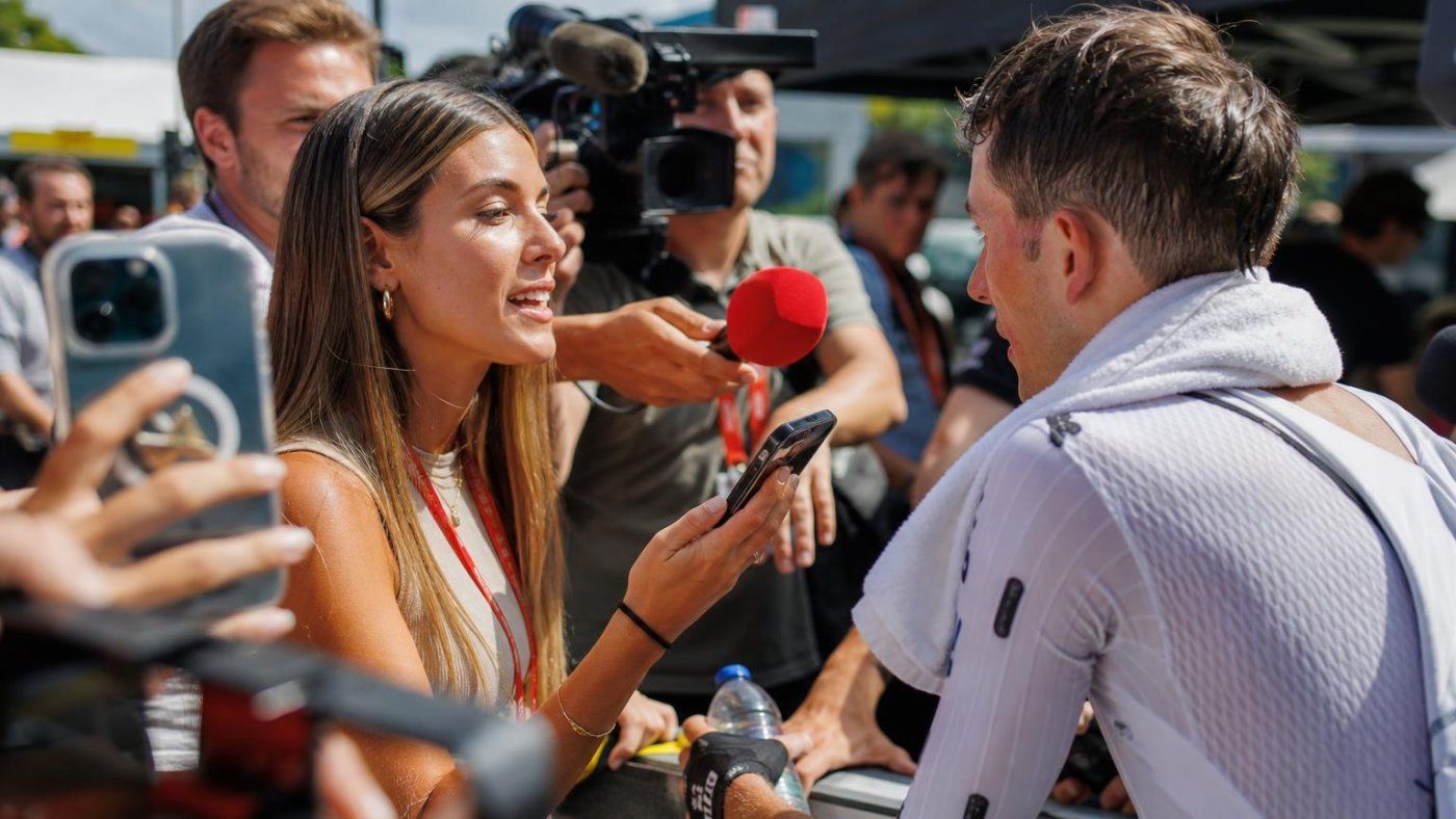 La Vuelta aparta a Erola Jons tras entrar libre en zona mixta con 6 millones de seguidores