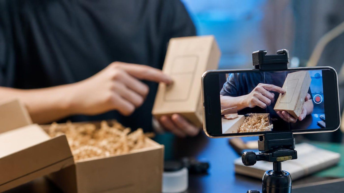 YouTube ya deja vender productos de Amazon dentro del vídeo, pero oculta qué artículo genera cada comisión