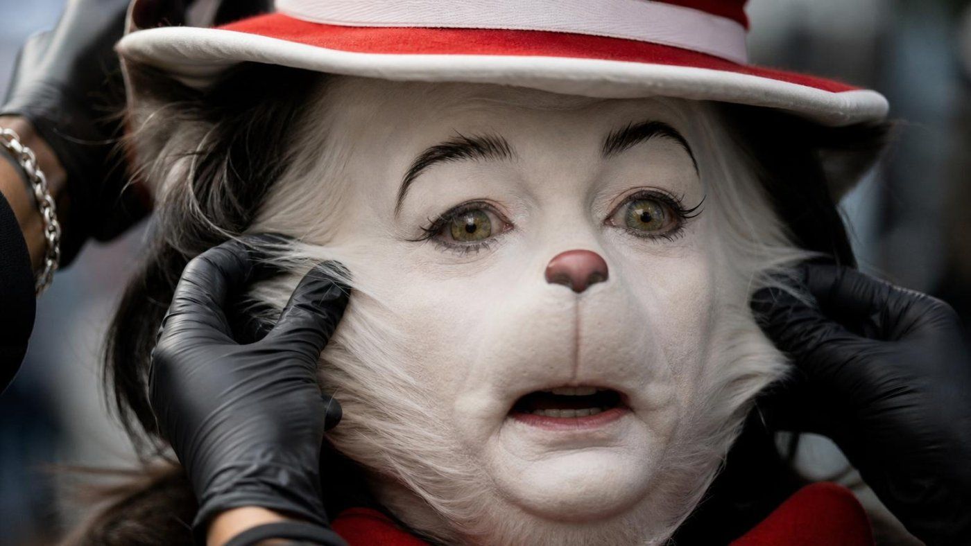 Un disfraz de 25.000 dólares de El Gato con Sombrero acaba ligado a alertas policiales en escuelas
