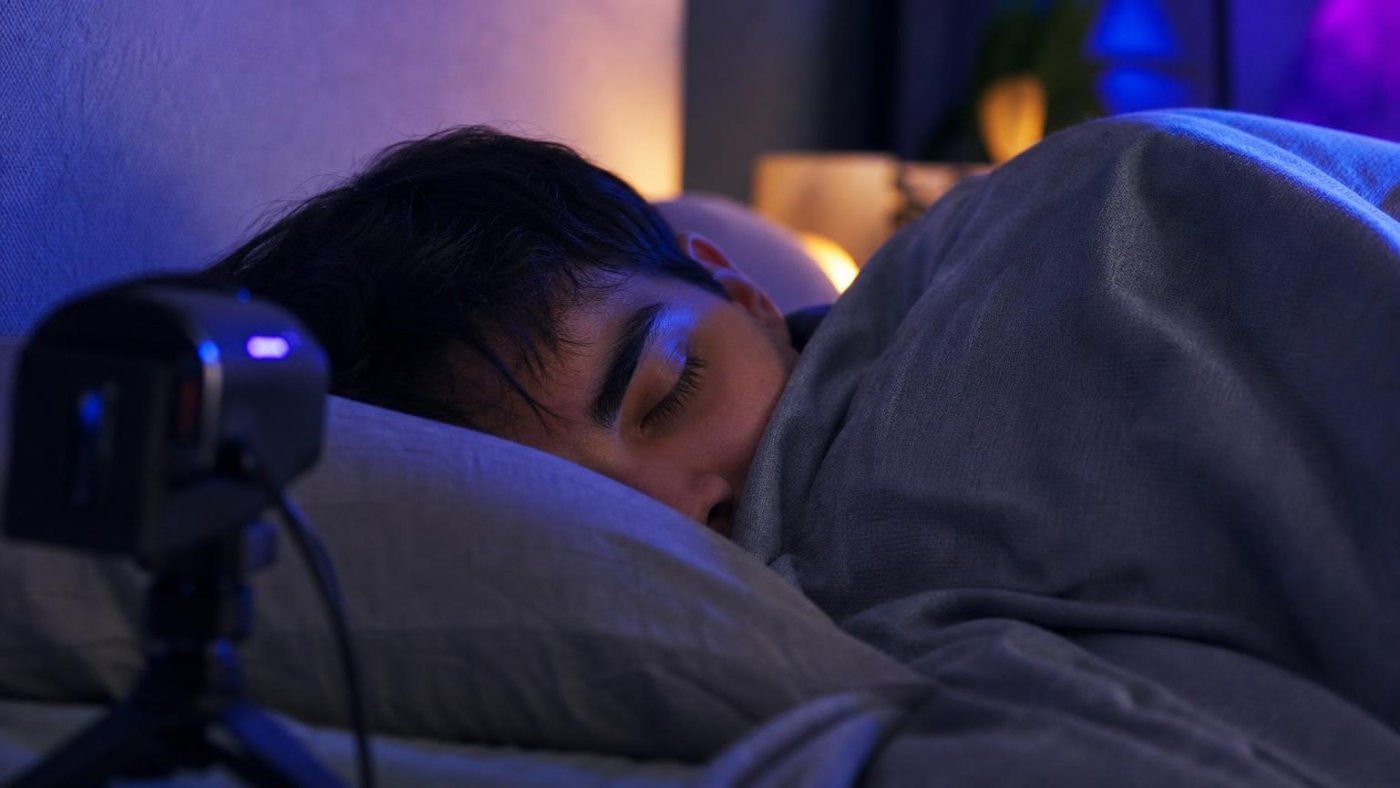N3on promete emitir mientras duerme con su copia de IA y reabre el debate sobre quién está en directo