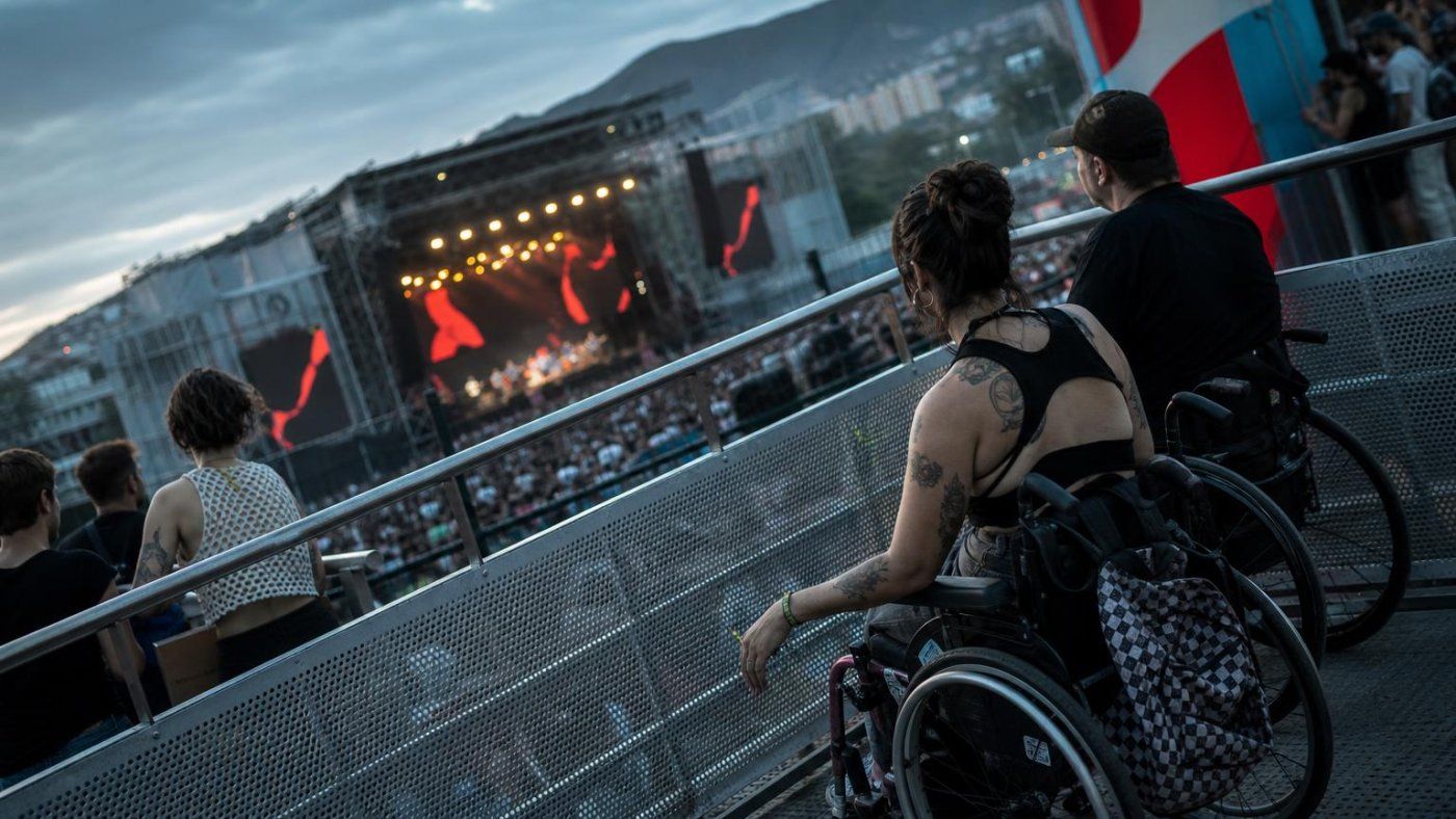 Fito Robles denuncia que influencers ocupan zonas PMR mientras los festivales cierran presupuestos