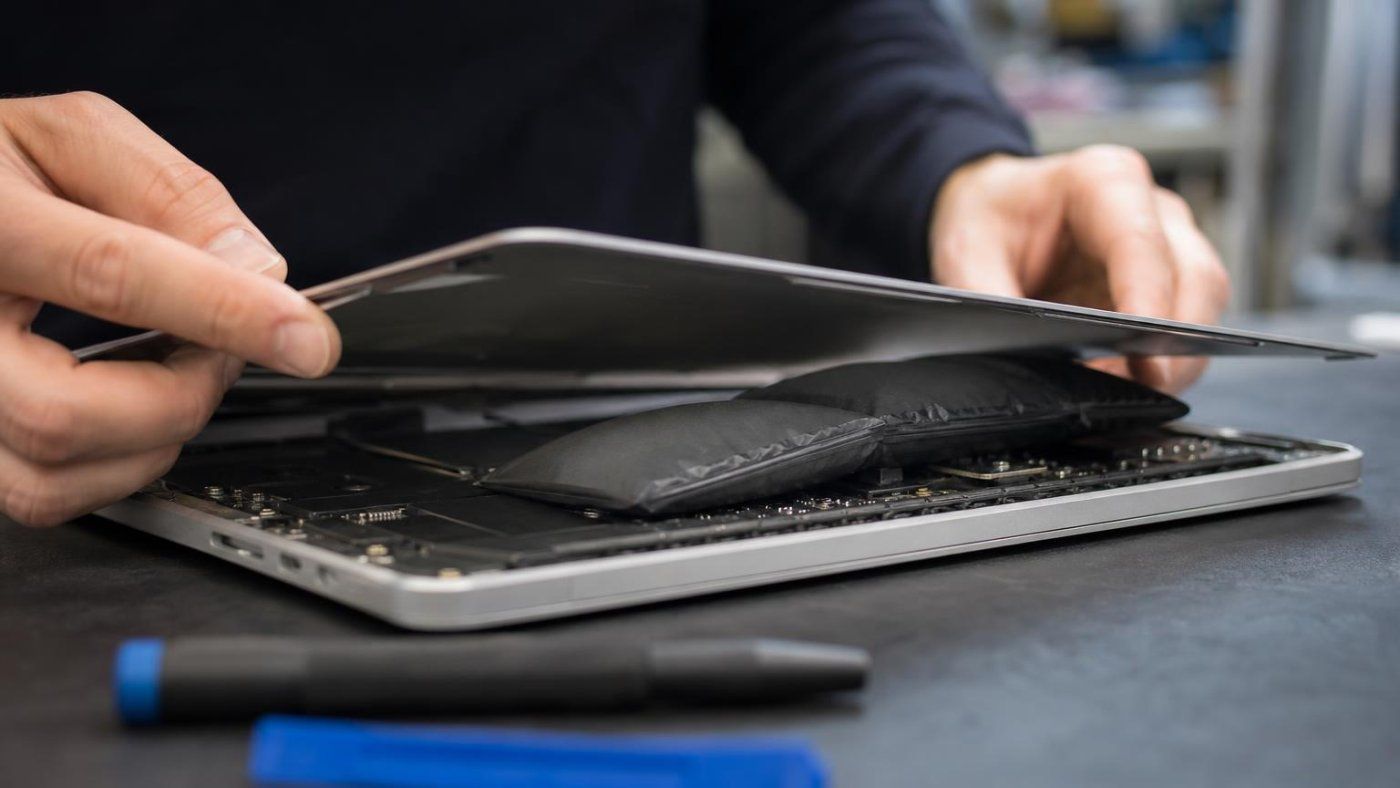 Una batería hinchada en un MacBook puede llevar la reparación de 149 a 249 dólares o más