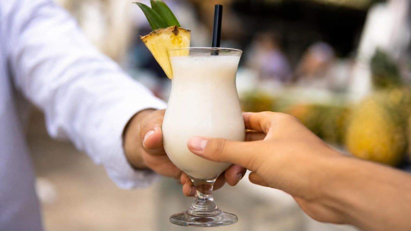 De $45.000 a $100.000 por una piña colada: devolvieron el dinero en menos de 24 horas