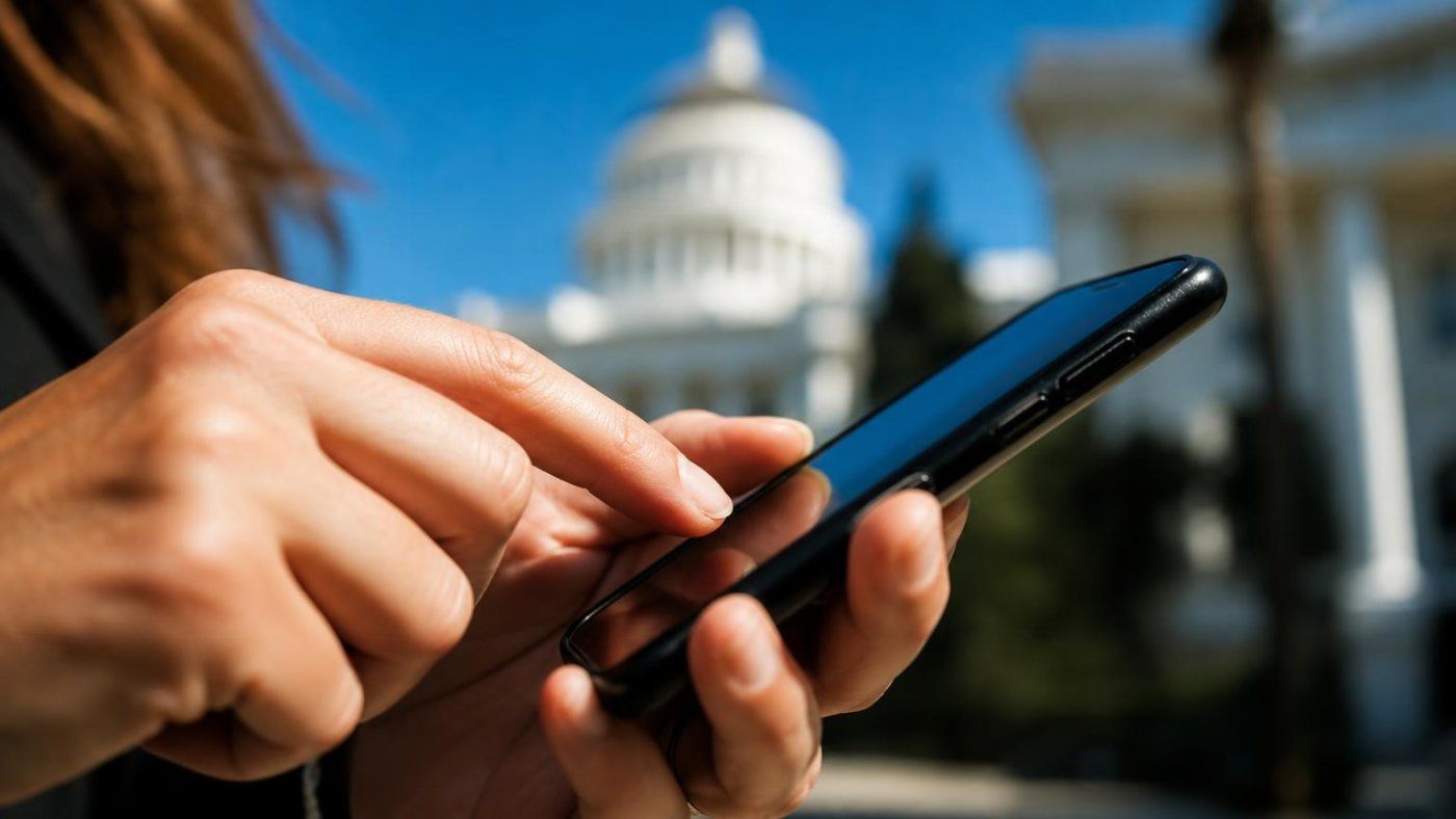 California multa con hasta 5.000 dólares los posts políticos pagados que no avisen al usuario