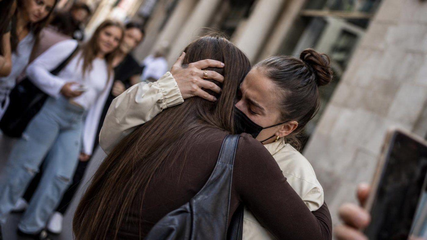 María Reus Huang volvió a la calle tras una agresión y acabó llorando con una seguidora