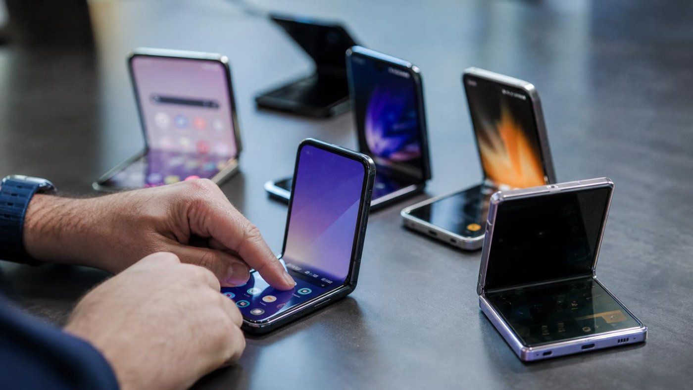 Prueban 6 móviles plegables, pero faltan los datos que dirían cuál gana en batería