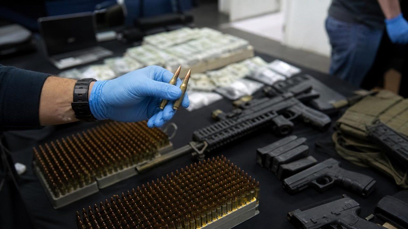 Un embargo por arriendo impago terminó con 977 cartuchos, un fusil Colt y dos Glock en Pance Un embargo por arriendo impago terminó con 977 cartuchos, un fusil Colt y dos Glock en Pance